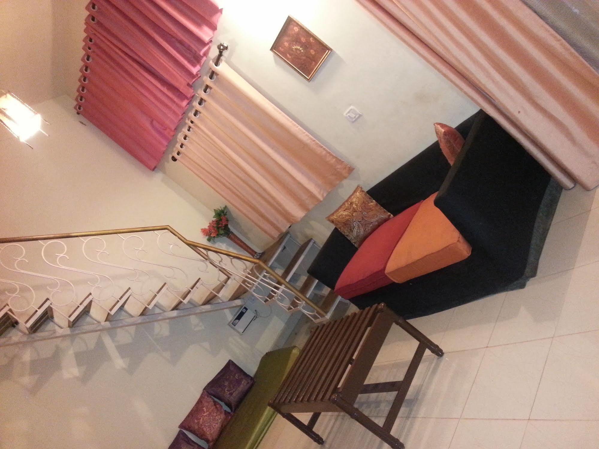 Wtf My House 3*